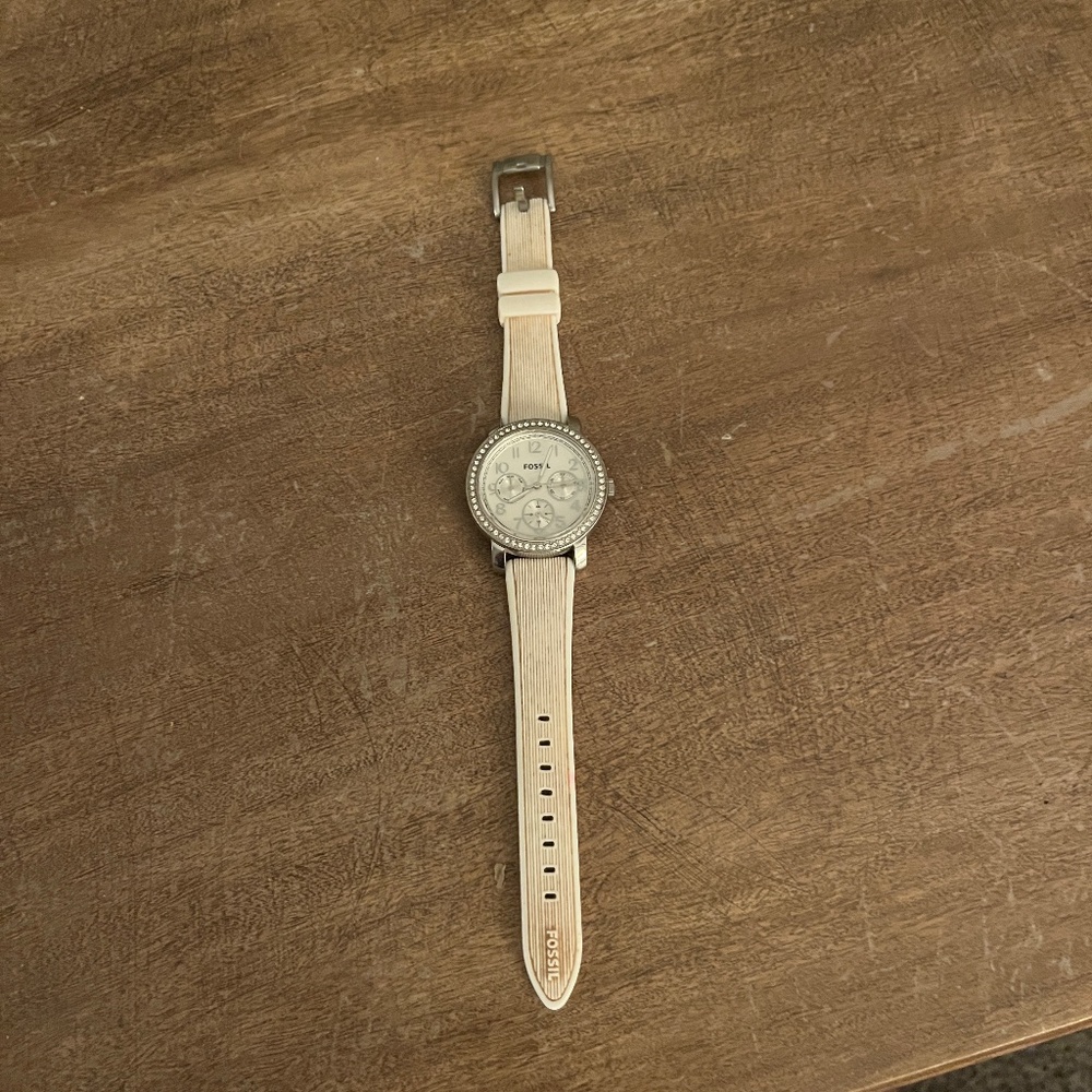 Fossil White Leather Strap Silver Tone Watch ES 2980 - Picture 2 of 3